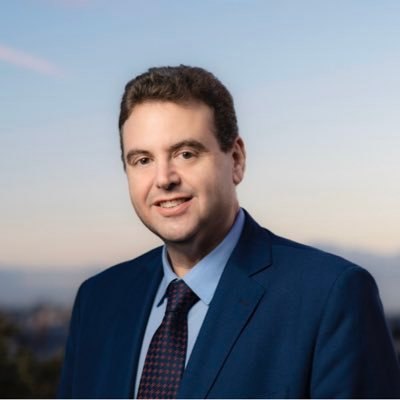 Portrait de Karim Émile Bitar, chercheur et professeur franco-libanais