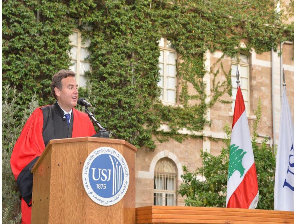 Karim Émile Bitar en robe académique lors d'une cérémonie à l'Université Saint-Joseph de Beyrouth